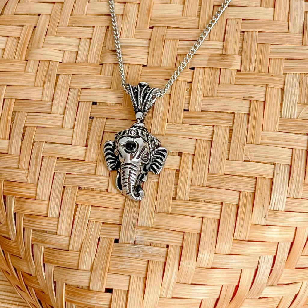 Colar Elefante com pedra Azul Turquesa e Preta Estilo Indiano Balinês Aço Inoxidável Boho Chic Hippie Chic