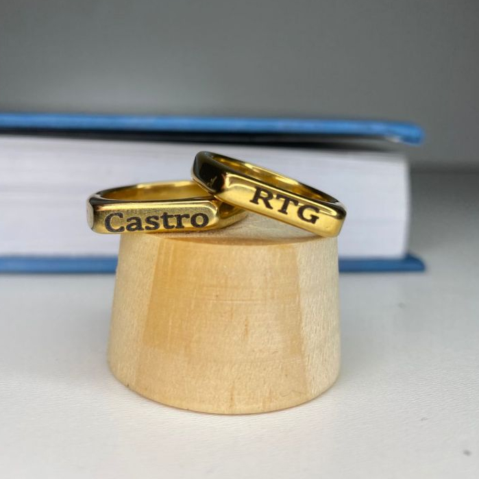 Anel Chapa Dourado Minimalista com Gravação Personalizada Aço Inoxidável em Oferta na Shopee