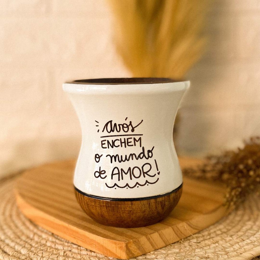 Cuia de chimarrão em madeira bicolor com gravação a laser personalizada com sua logo/nome/arte em Oferta na Shopee