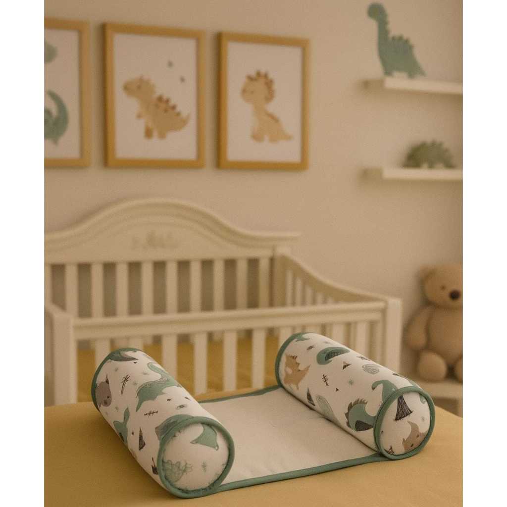 Lindo Rolinho Segura Bebê Neném Tecido 100% Algodão Estampa Dinossauro