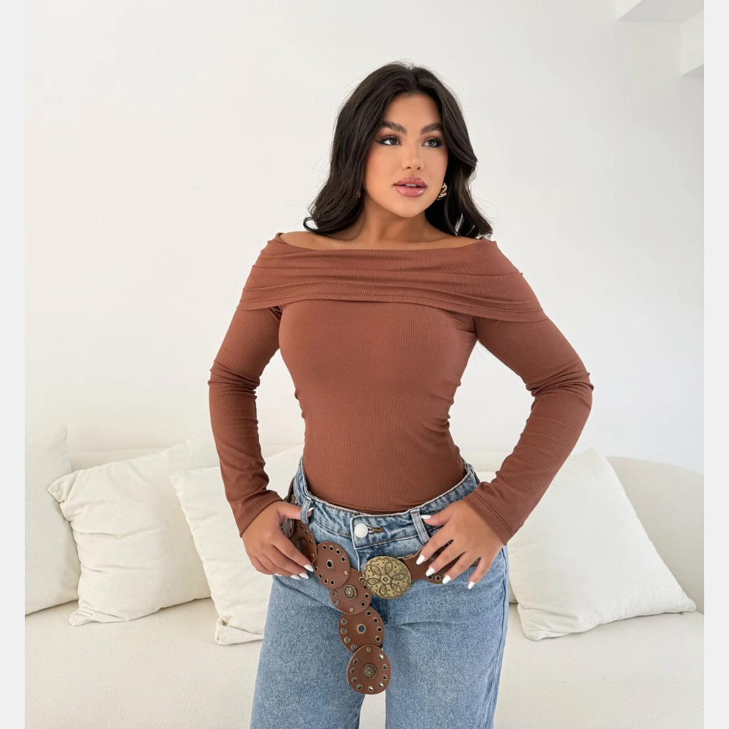 BLUSA BLUSINHA FEMININA OMBRO BABADO TENDENCIA FASHION BASICA MANGA LONGA em Oferta na Shopee