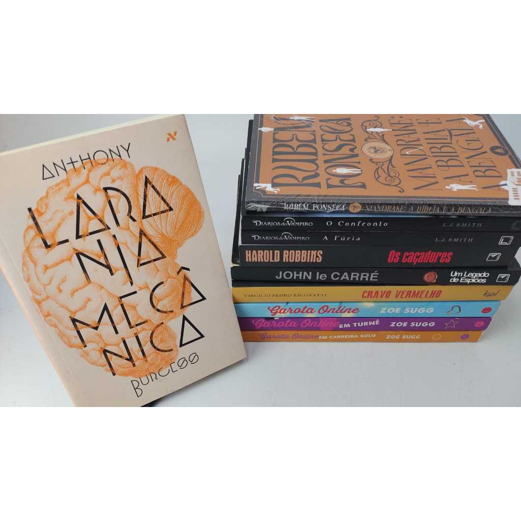 Diversos Livros de Variados Gêneros.