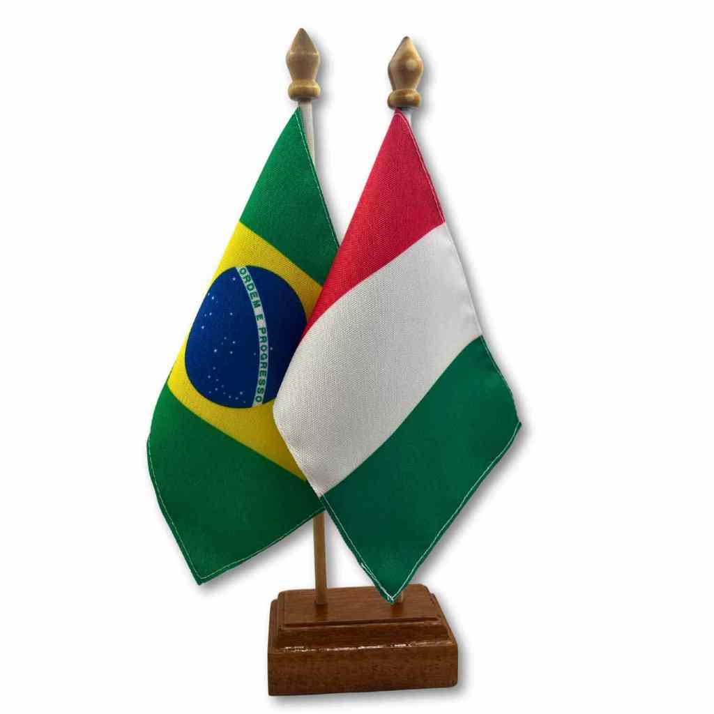 Kit Bandeira De Mesa Elegance Dupla Face com base em madeira Brasil + Escolha seu País