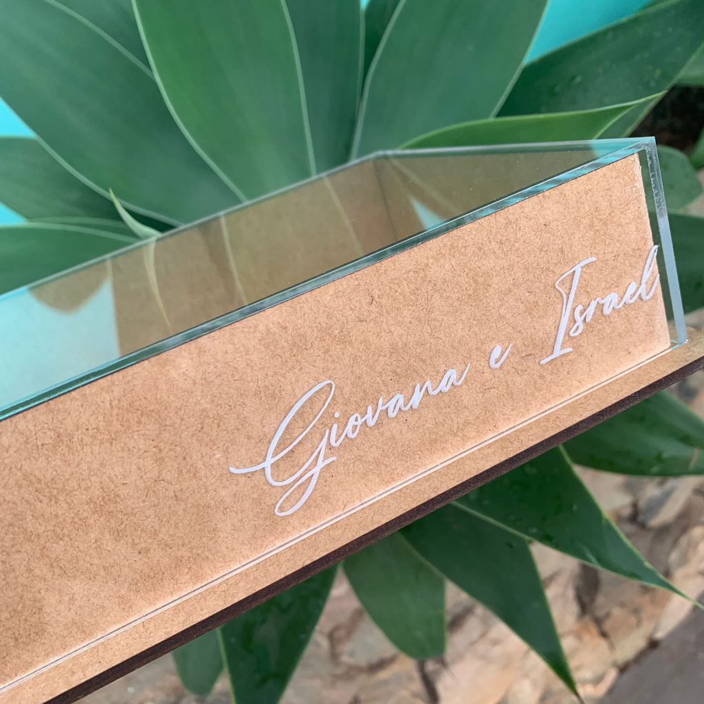 Caixa em MDF tampa Acrílica com Nome Personalizado