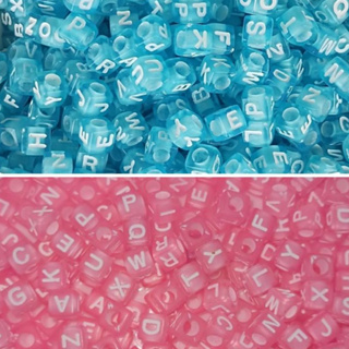 Miçanga Letrinha Alfabeto Infantil Quadrado 6mm 200pçs em Oferta na Shopee