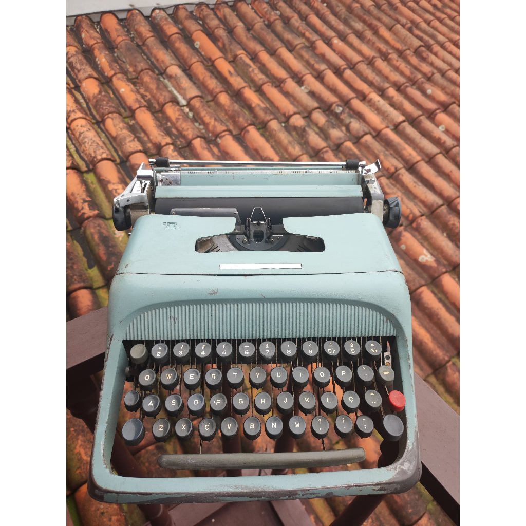 Maquina De Escrever Olivetti Studio 44