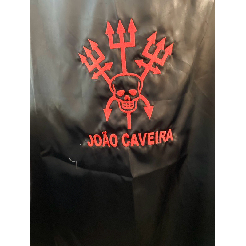 capa de Exú João Caveira com ponto riscado bordado umbanda candomblé