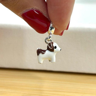 Berloque cachorrinho branco e marrom - Banhado a prata, com garantia em Oferta na Shopee