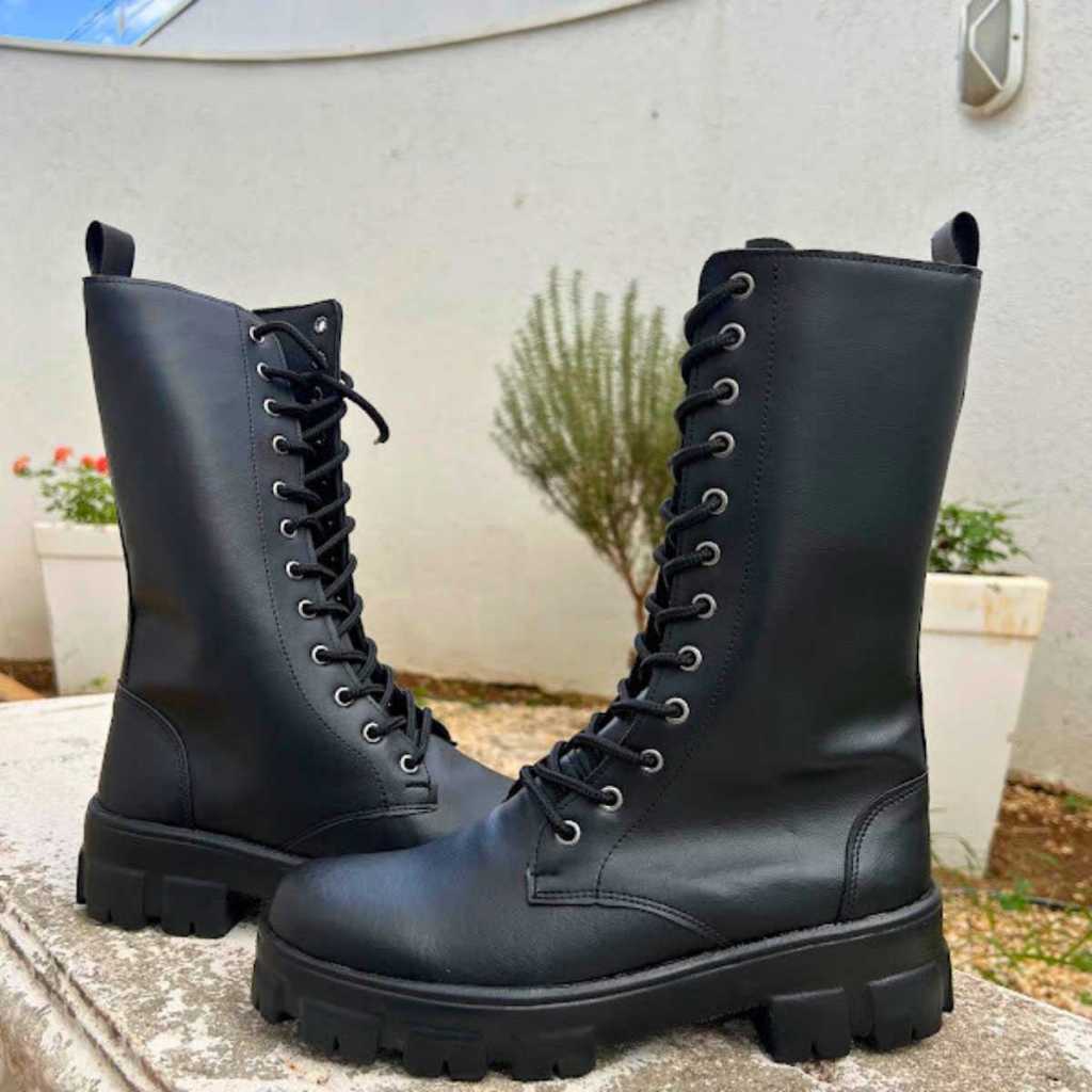 Bota Coturno Preta Feminina Cano Alto Ziper Lateral Confortavel Sola Tratorada