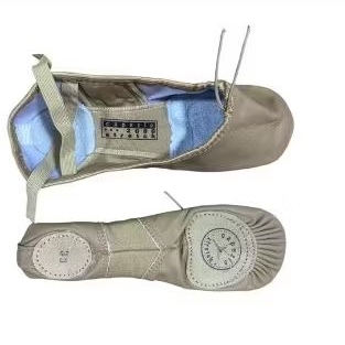 Sapatilha de Ballet Meia Ponta em Couro e Stretch Capezio 2000