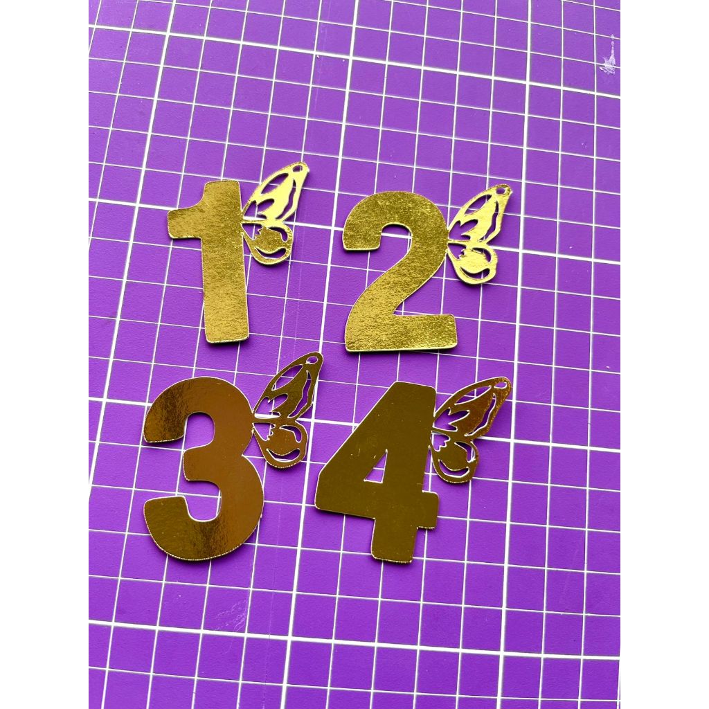 KIT 30 UNIDADES Aplique Número Personalizado com Borboleta – Lamicote Dourado/ Festas e Lembrancinhas Personalizada