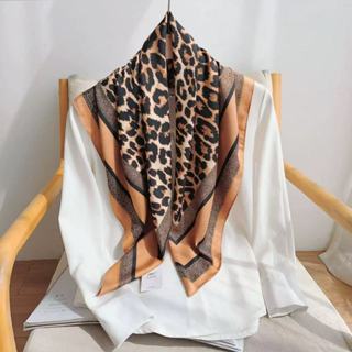 Lenço Com Acabamento De Cetim Estampa De Onça De 90x90 Quadrado De Seda Simulado Leve Para Mulheres , Primavera Ve em Oferta na Shopee