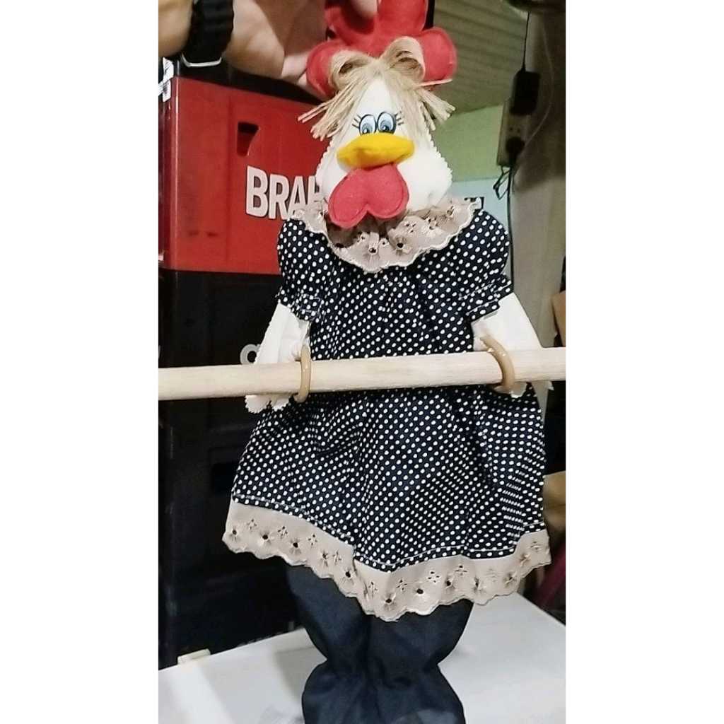 PUXA SACO E PORTA PAPEL TOALHA DE GALINHA COR POA PRETO em Oferta na Shopee