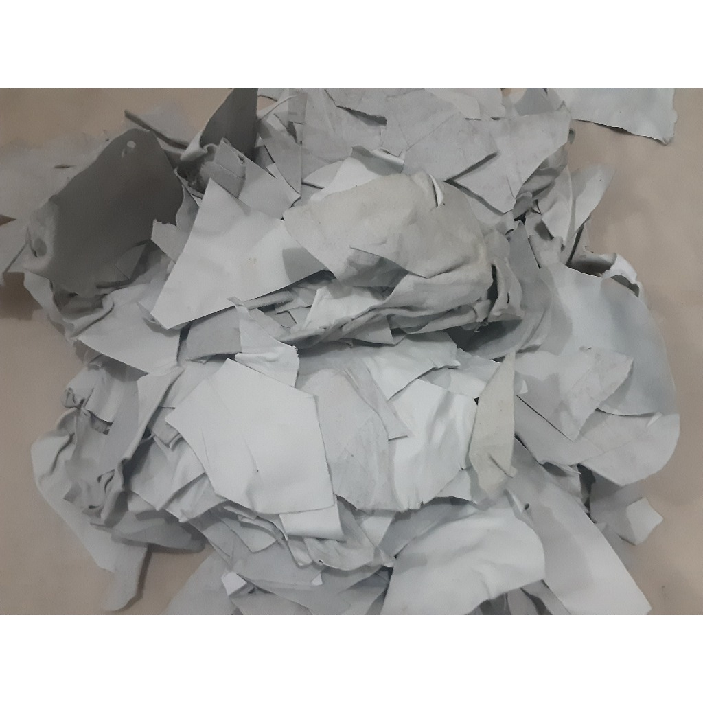 2kg Retalhos Pequenos / Médios Couro Legítimo cor Branca Couro Branco