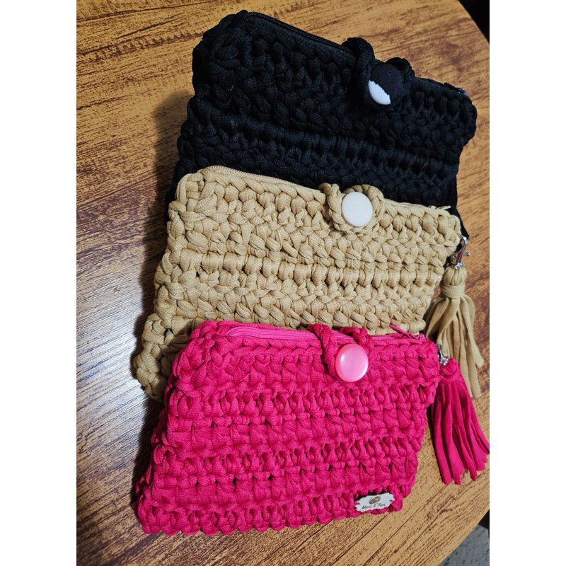 🧶 Clutch Necessaire de Crochê com Zíper – com Tassel | Feita à Mão