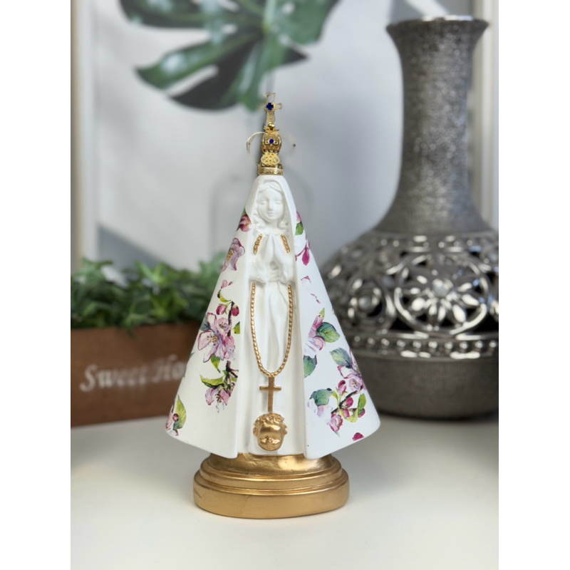 imagem nossa senhora aparecida 20cm coroa folheada manto flor roxa verde gesso