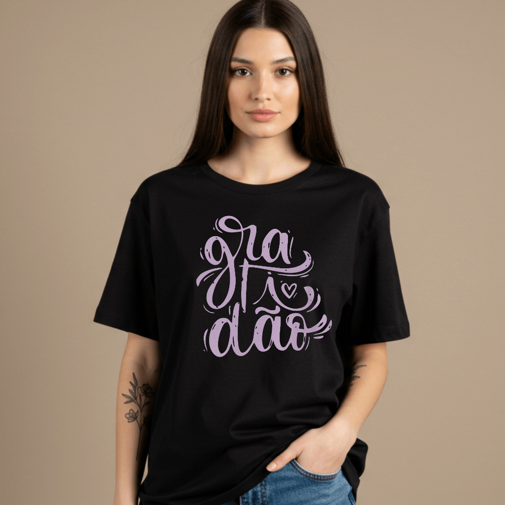 Camiseta Oversize Frase Gratidão Tipografia Criativa Estilo Tumblr Preta
