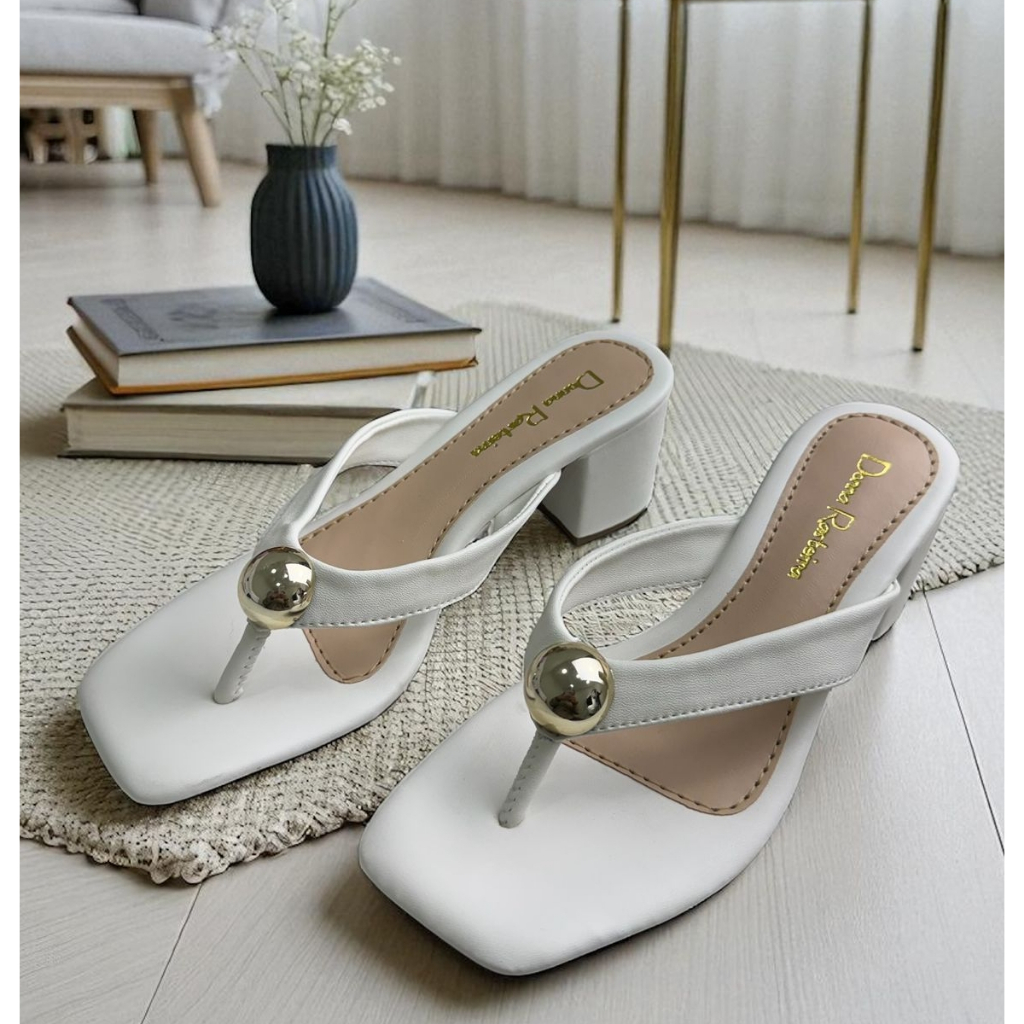 Sandália feminina tamanco de salto grosso salto bloco Tamanco com enfeite Ref 212 em Oferta na Shopee