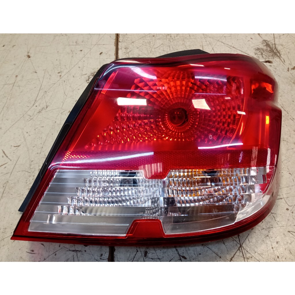 Lanterna Direita Chevrolet Onix 2013/2016 52147828 Gm2435