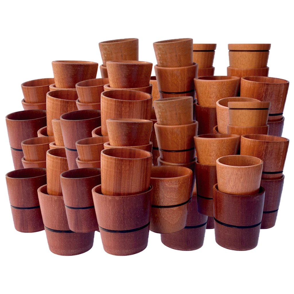 Kit 50 Copos de Cachaça 7cm em Madeira Rústica Shot para Pinga, Coquetel, Caipirinha e Aperitivos