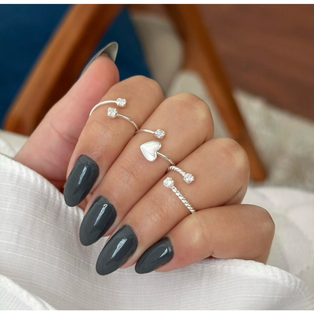 Kit com Dois Anéis de Falange Coração e Zircônia e Duas Zircônias Folheado a Prata em Oferta na Shopee