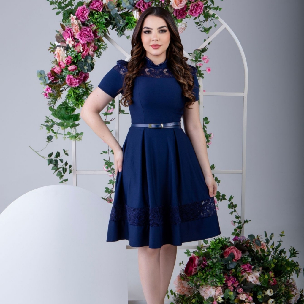 Vestido Feminino Evangélico Midi Com Cinto Delicado Detalhes Em Renda E Pérolas
