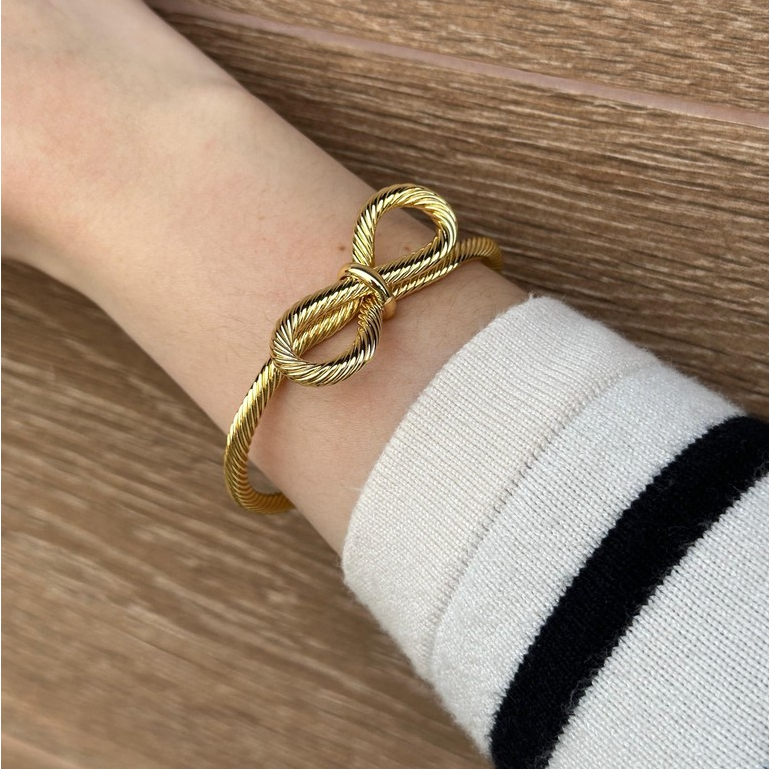 Bracelete Laço Torcido Banhado Ouro 18K, Semijoia