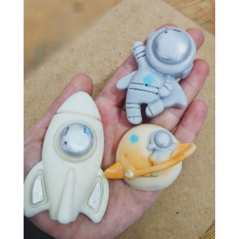 KIT10un de Lembrancinhas ASTRONAUTA/ESPAÇO de sabonete para bebê/cha de bebe/nascimento/eventos em Oferta na Shopee