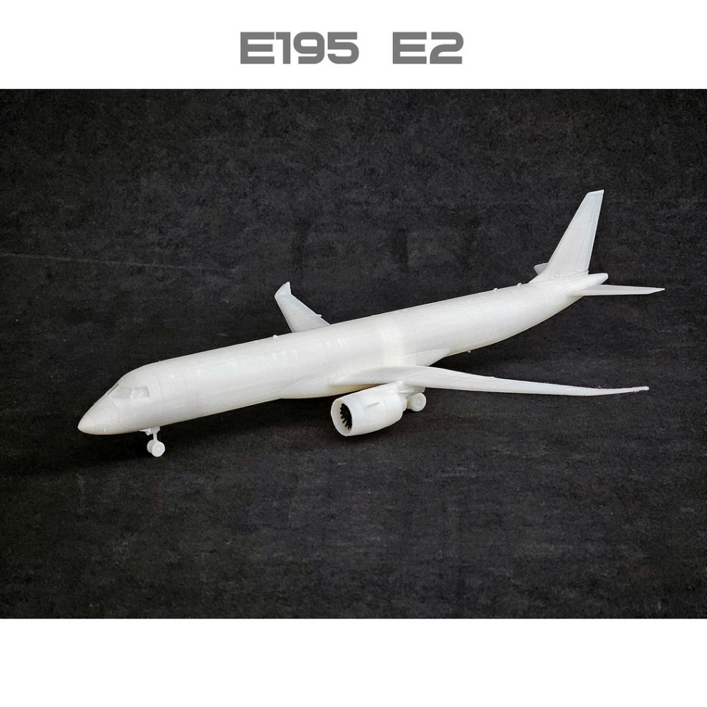 Avião Embraer E195 E2 Escala 1:144 Maquete Plastimodelo