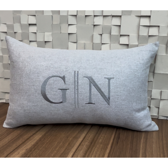 Almofada com 2 Iniciais Bordada Personalizada em linho ou veludo, com enchimento 50x30cm