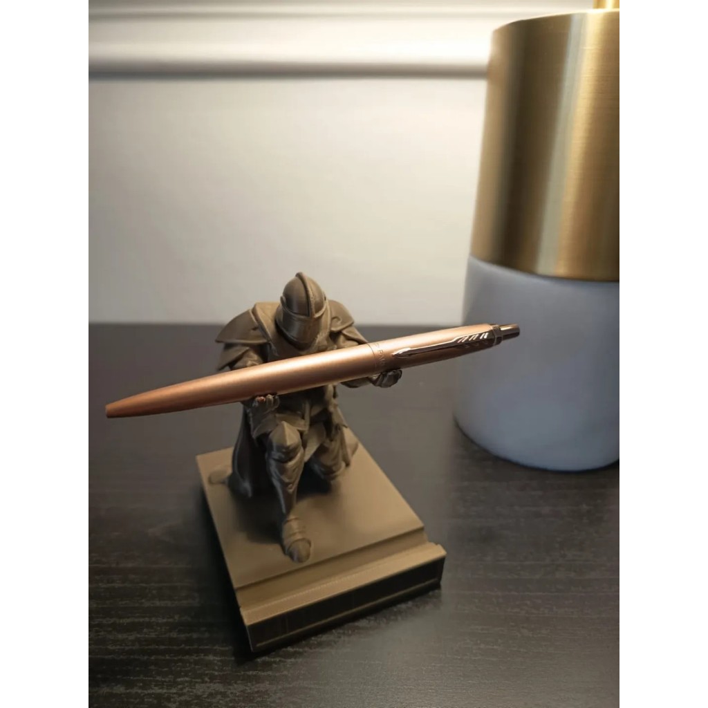 Porta-canetas Cavaleiro da Pena, Cavaleiro Medieval em Oferta na Shopee