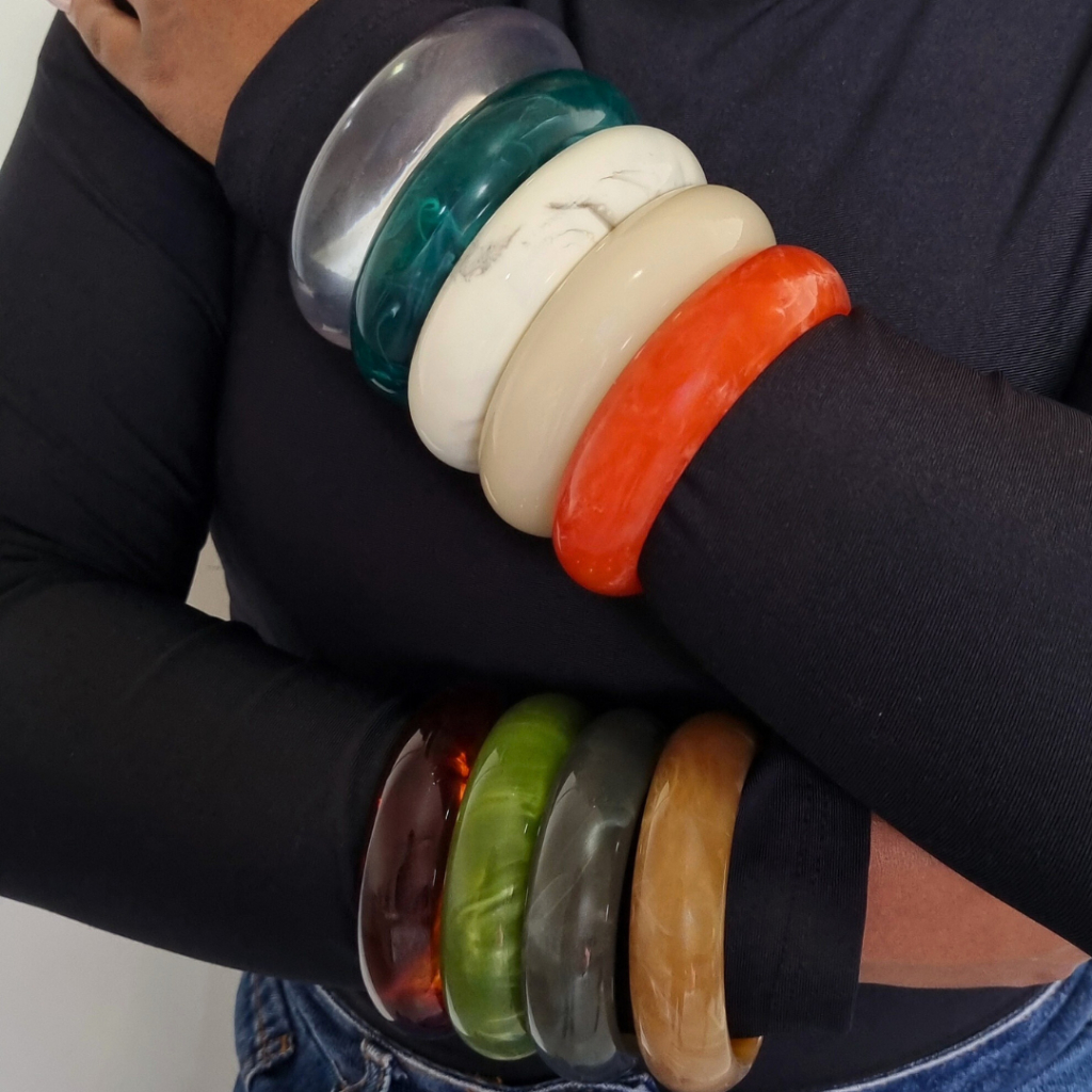 Bracelete Acrílico Colorido: Onde Comprar | BuscaProdutos