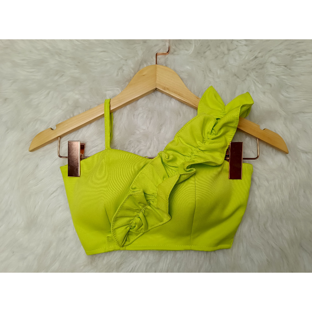 top croppep femenino con detalhe na frente alfaiataria primavera verão