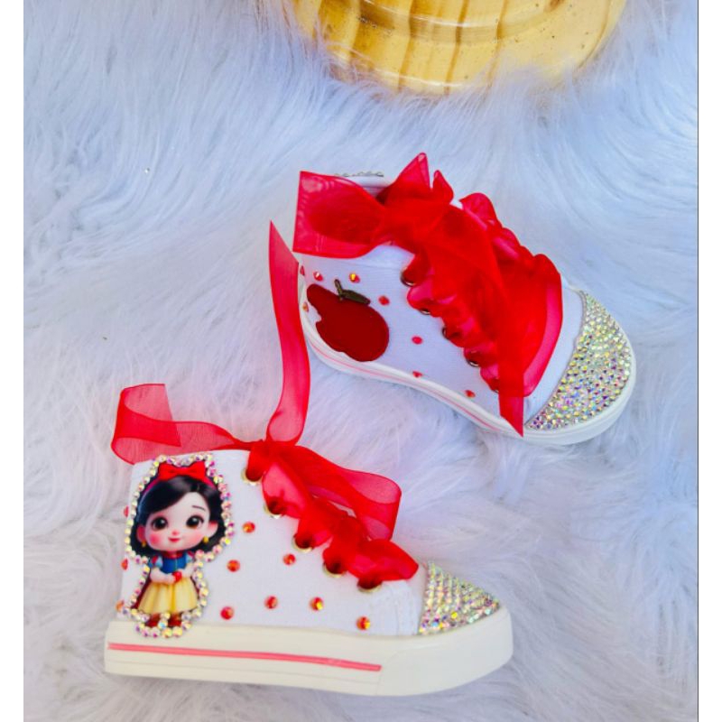 tênis botinha personalizado temático tema branca de neve