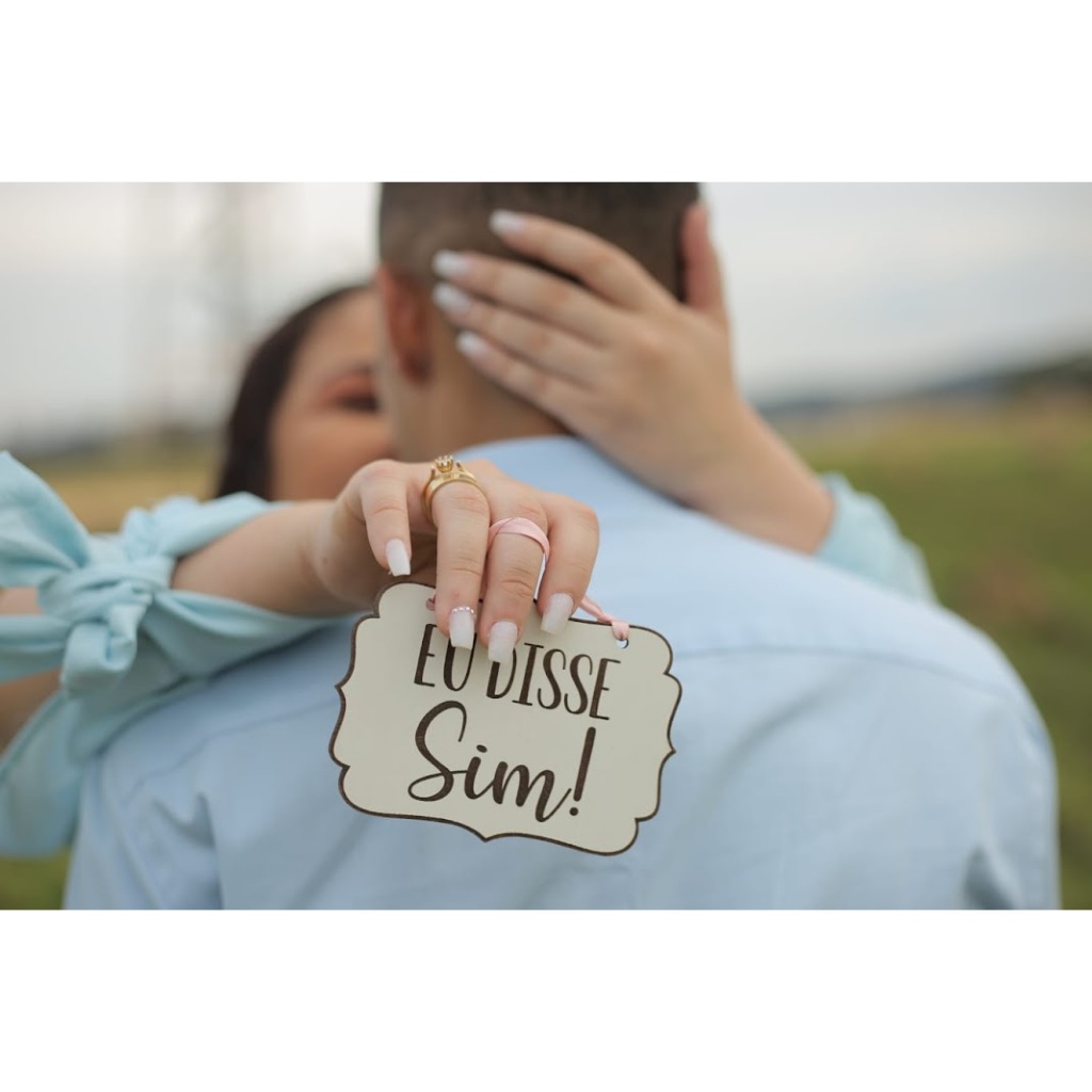 PLACA PARA NOIVADO PRÉ WEDDING "EU DISSE SIM" EM MDF em Oferta na Shopee