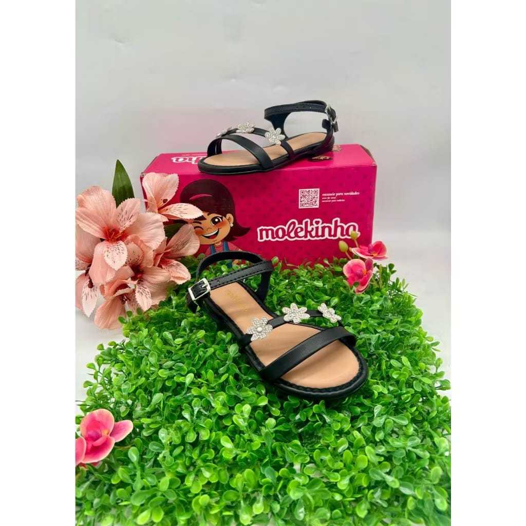 Sandália Molekinha 2157.1094.9569 Preta com Flor no Cabedal