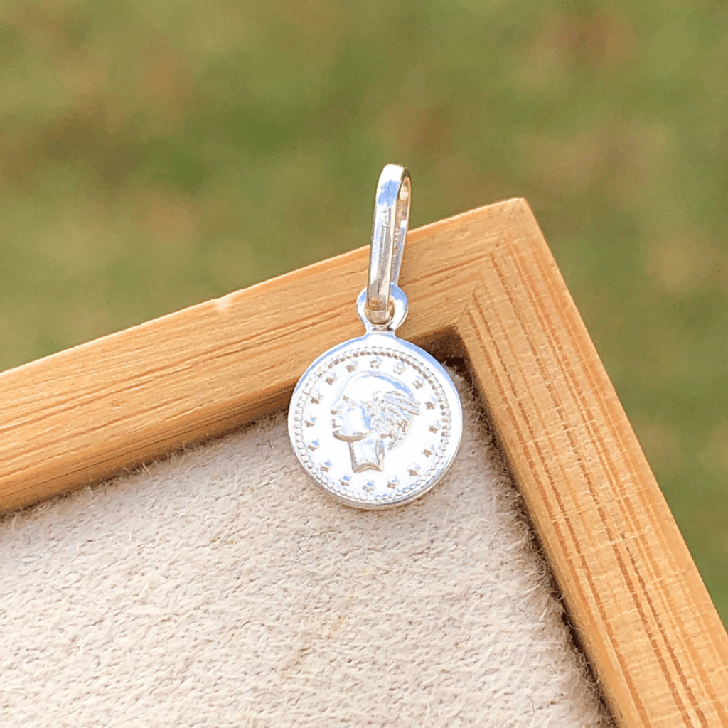 Pingente de Prata 990 Mini Moeda Lira Mini 9mm Joia Charm Delicada