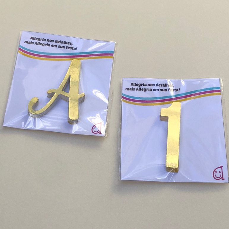APLIQUE DE NÚMEROS E LETRAS DOURADO - NÚMEROS  E LETRAS DE ANIVERSÁRIO - 4CM - FEITO EM PAPEL
