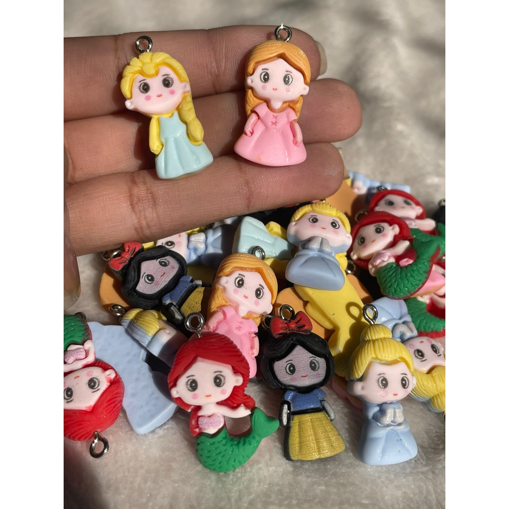 Pingente Princesas em Resina – Rosto ou Corpo | Kit com 10 Unidades para Chaveiros e Artesanato