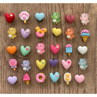 Apliques para Babuche em Resina e Metal- Escolha Conforme sua Preferencia em Oferta na Shopee