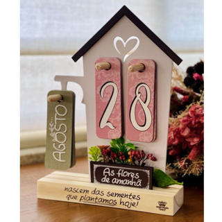 Calendário Decorativo Permanente De Mesa Infinito Sem Data Modelo Casinha em Oferta na Shopee