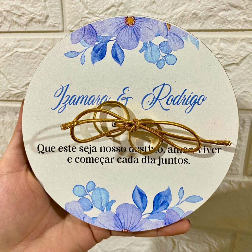 Porta Alianças MDF Branco Azul Serenity com Fita e Suporte – Personalizado