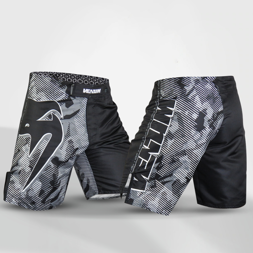 Bermuda Venum Giant Training Classic Fightshort  Logo Preto