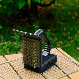 Escova  Limpa Grelha de Churrasqueira Aço Inox com Raspador Cerdas Prática Multiuso Eficiente 3 em 1
