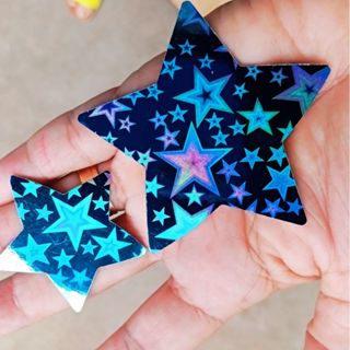 100 UNID. ESTRELAS HOLOGRÁFICAS BRILHANTES GRANDES, FESTA, CHÁ REVELAÇÃO MESVERSÁRIO LEMBRANCINHA em Oferta na Shopee