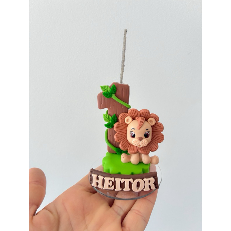Vela aniversário safari leão/ vela em biscuit leaozinho em Oferta na Shopee