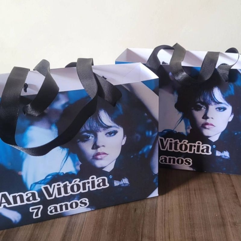 Sacolinha Surpresa Personalizada Wandinha (Lembrancinha de Aniversário)