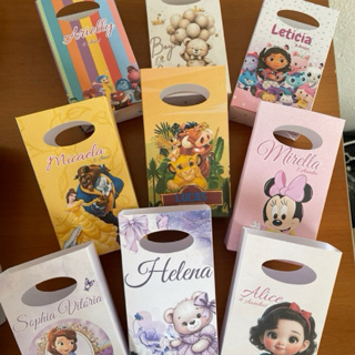 Sacolinha surpresa personalizada festa infantil qualquer tema pegue e montee em Oferta na Shopee