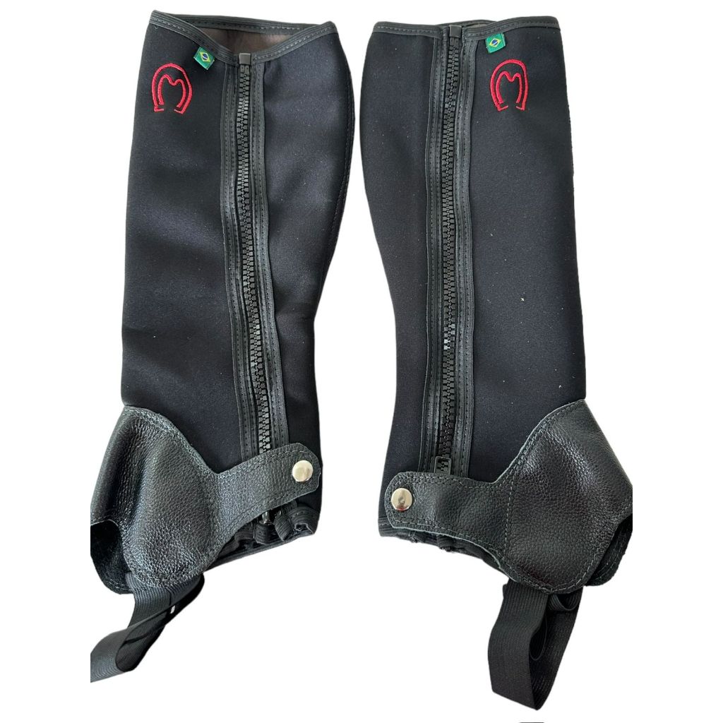 Perneira Neoprene Fechamento em Ziper com proteção em Couro