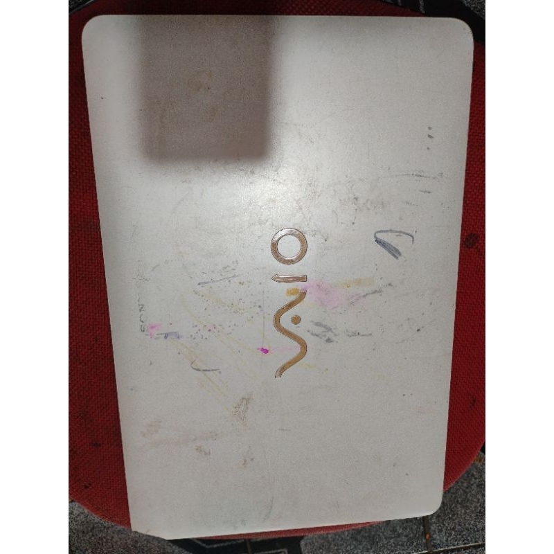 tampa tela notebook Sony svf152c29x com um quebradinho